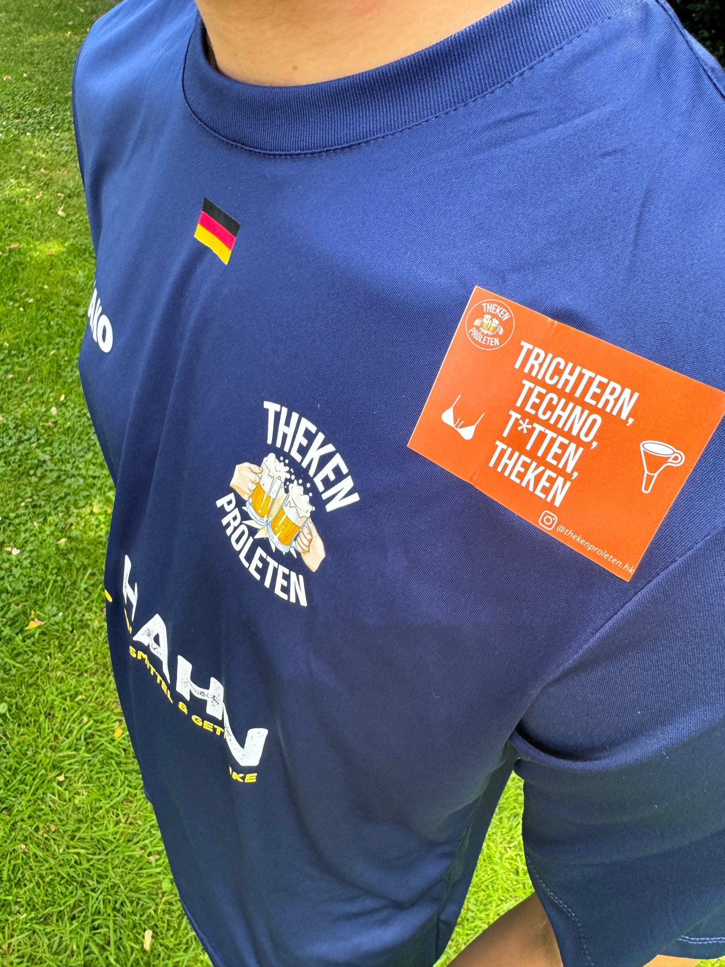 Sticker "TRICHTERN, TECHNO, TITTEN THEKEN"